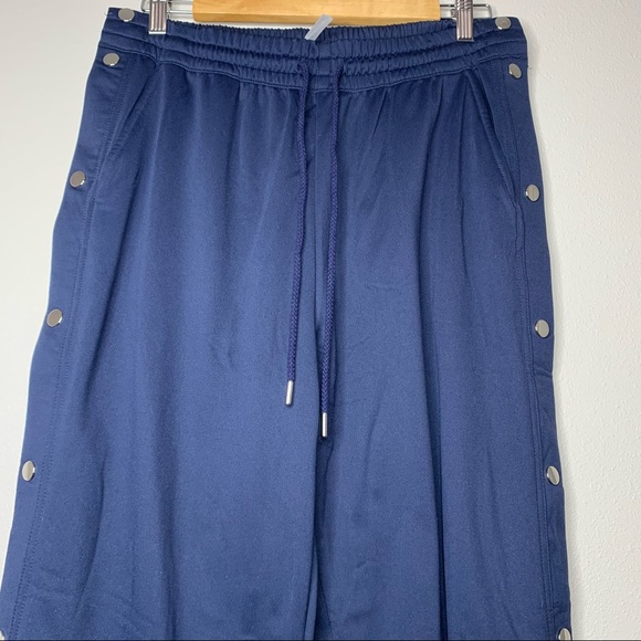 Preowned good condition Fabletics Slay pans, large - Picture 4 of 14